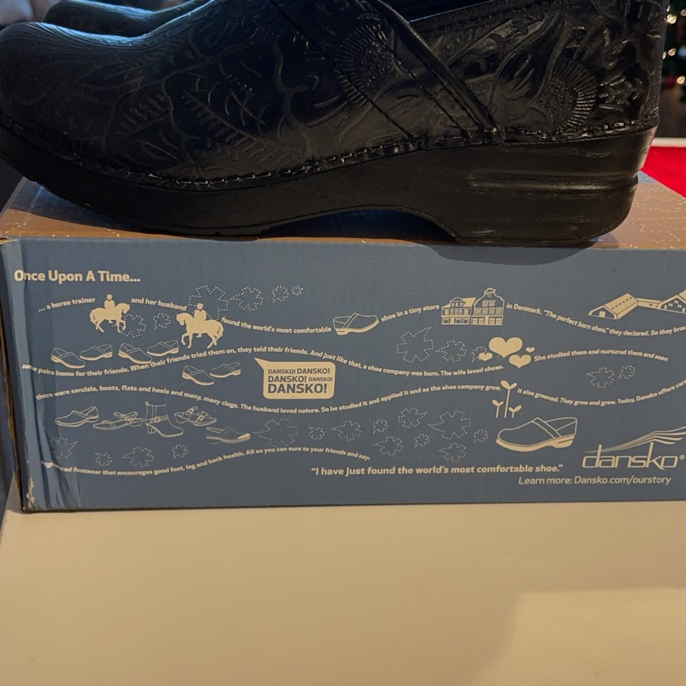 Dansko! - Picture 3 of 3